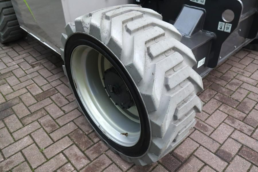 Zoomlion ZT22JE Fully Electric Lithium-Powered, 4x4 Rough T
