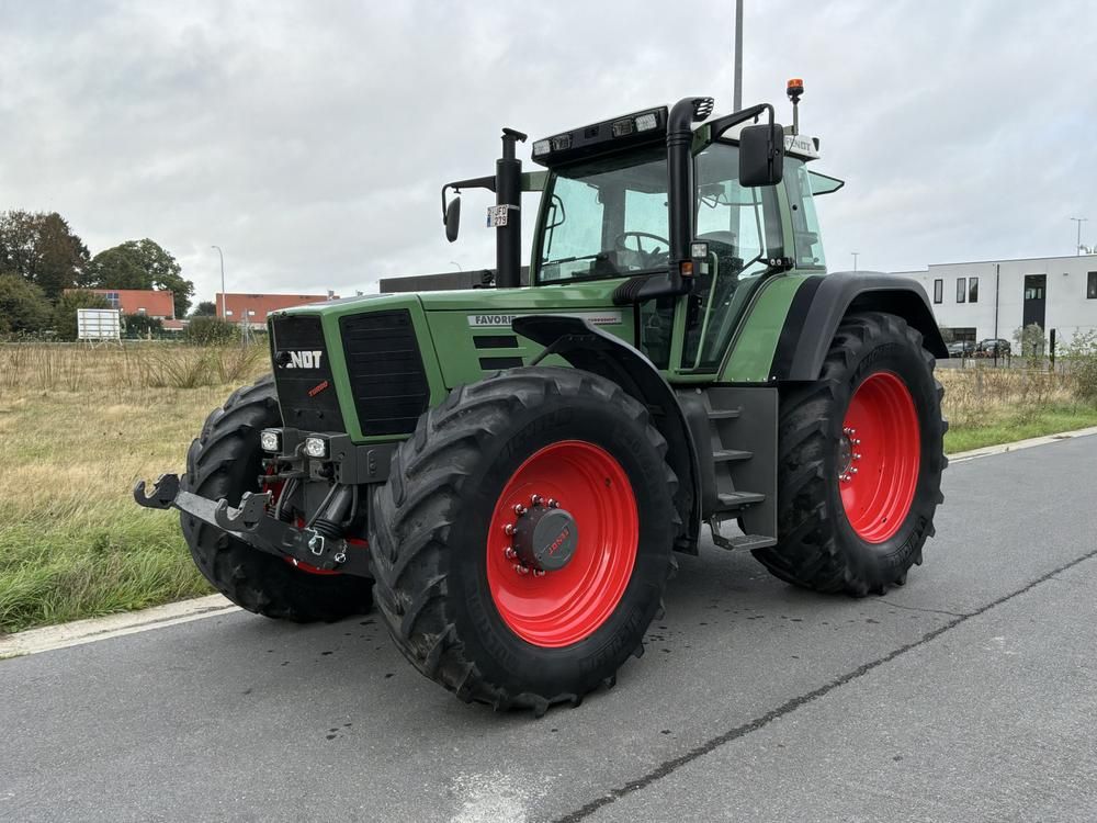 Fendt Favorit 816 Turboshift Four-Wheel-Drive Tractor