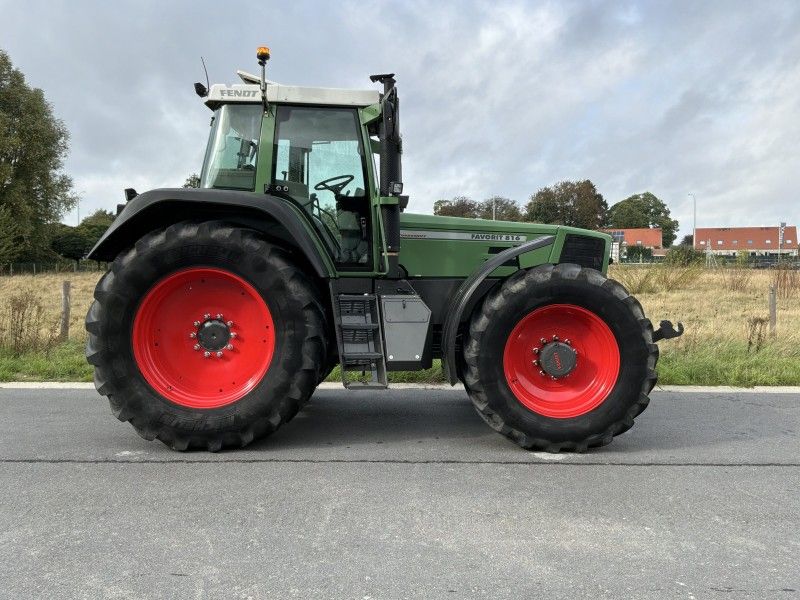 Fendt Favorit 816 Turboshift Four-Wheel-Drive Tractor