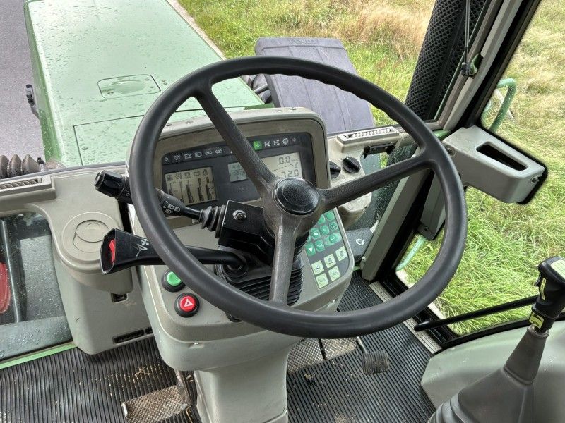 Fendt Favorit 816 Turboshift Four-Wheel-Drive Tractor