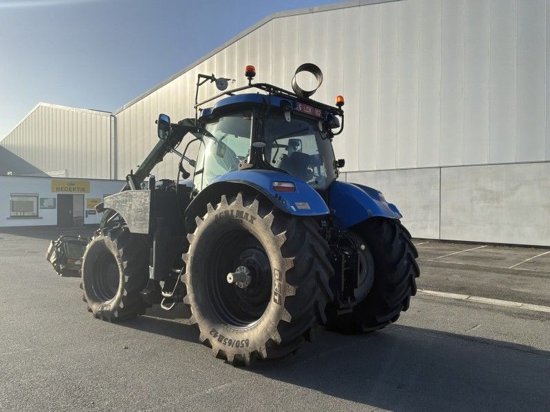 2015 New Holland T7.220 4WD SA Traktor mit Allradantrieb und Auslegermäher