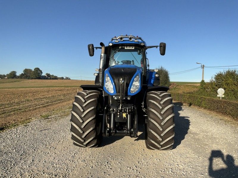 2016 New Holland T8.420 Farm Tractor