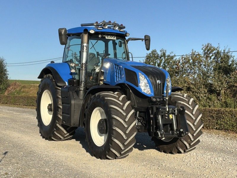 2016 New Holland T8.420 Farm Tractor