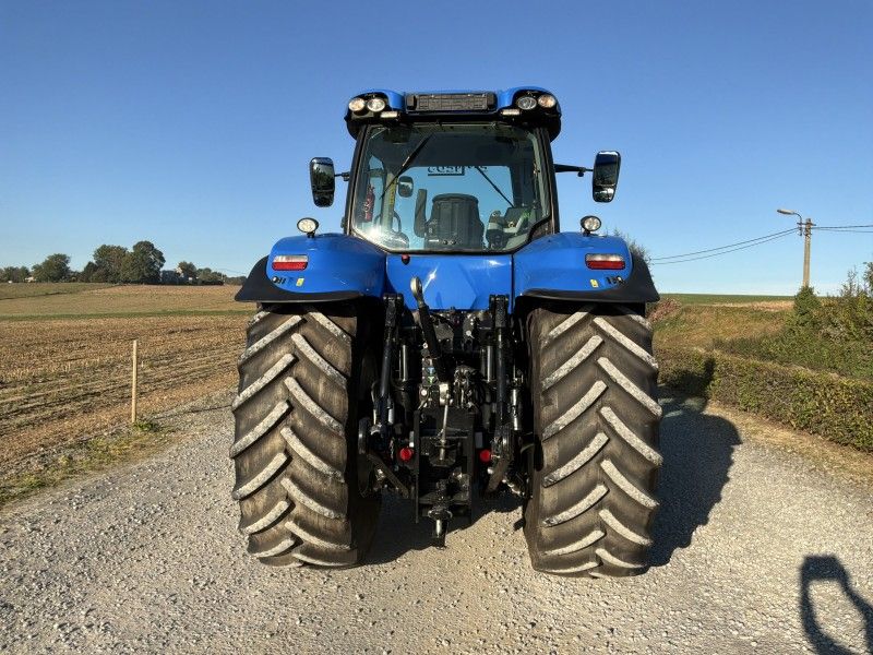 2016 New Holland T8.420 Farm Tractor