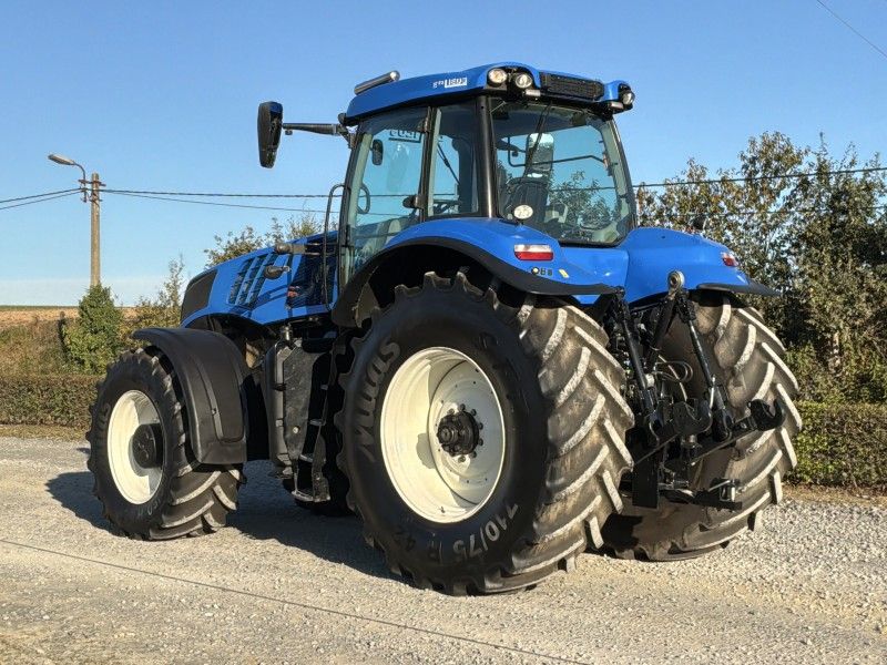 2016 New Holland T8.420 Farm Tractor
