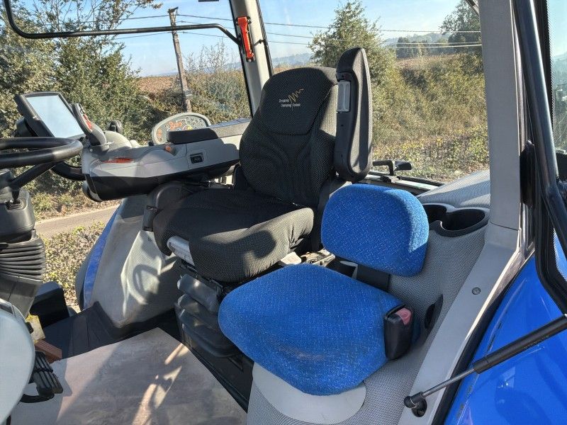 2016 New Holland T8.420 Farm Tractor