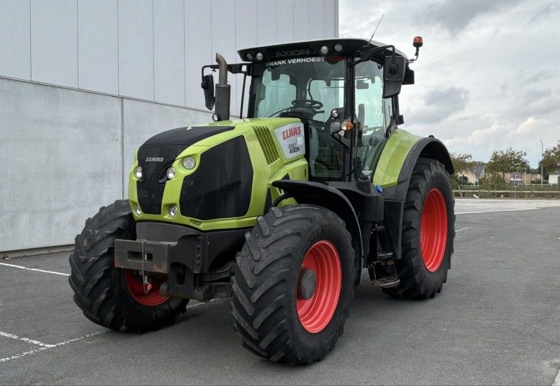 Claas 830 Axion Vierwielaangedreven tractor