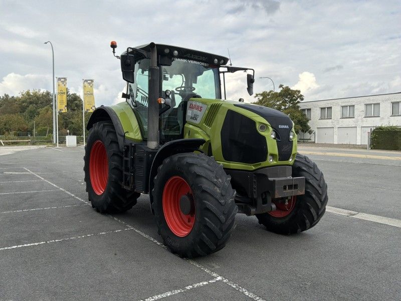 Claas 830 Axion Vierwielaangedreven tractor