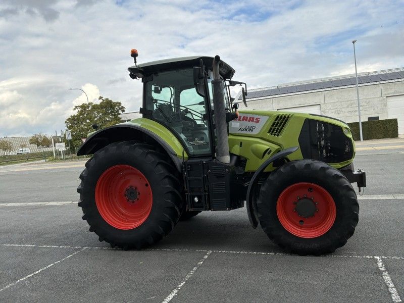 Claas 830 Axion Vierwielaangedreven tractor