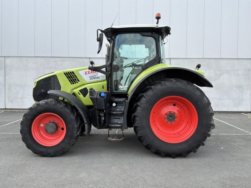 Claas 830 Axion Vierwielaangedreven tractor
