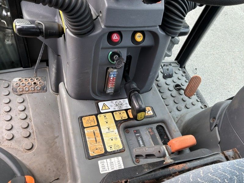 Deutz-Fahr Agrokid 230 smalspoortrekker