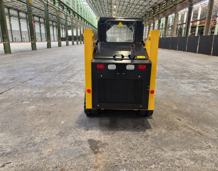 2025 Gehl RT105EU Tracked Skid Steer Loader