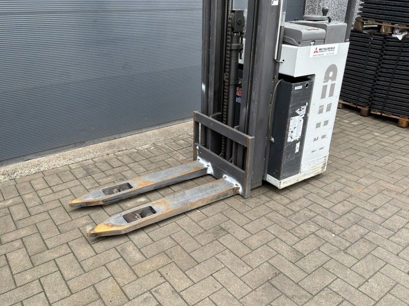 2017 UNI Carriers A/160SDTFVJN540 Schubmaststapler