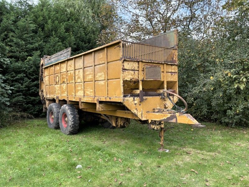 1983 DEWA HW24 Silage Trailer