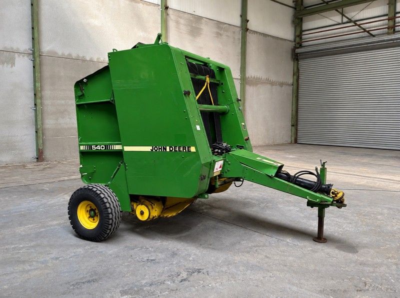 John Deere 540 Round Baler