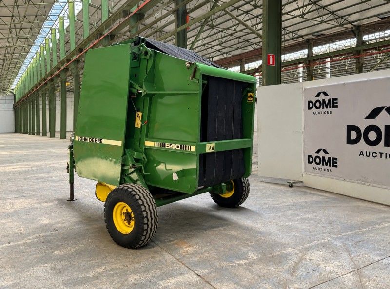 John Deere 540 Round Baler