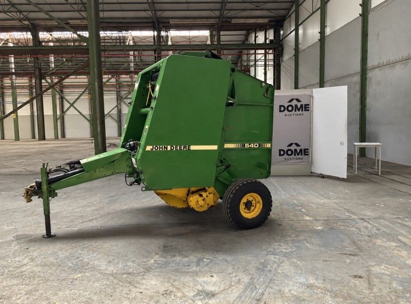John Deere 540 Round Baler