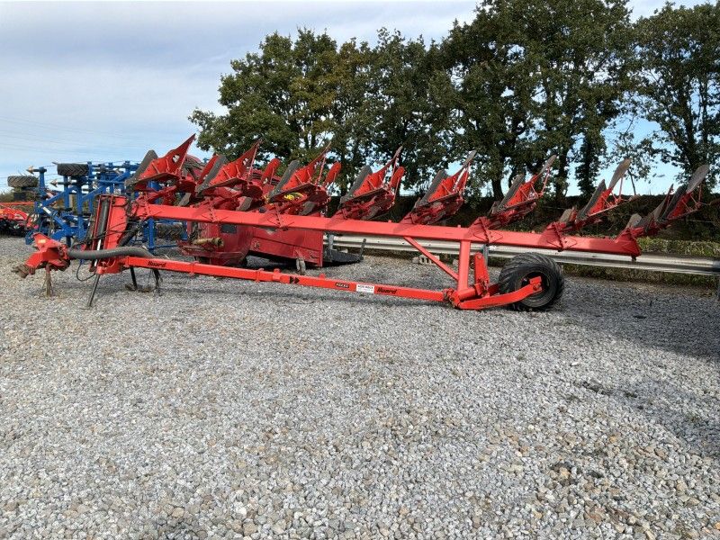 Huard SP875T Halfgedragen wentelploeg