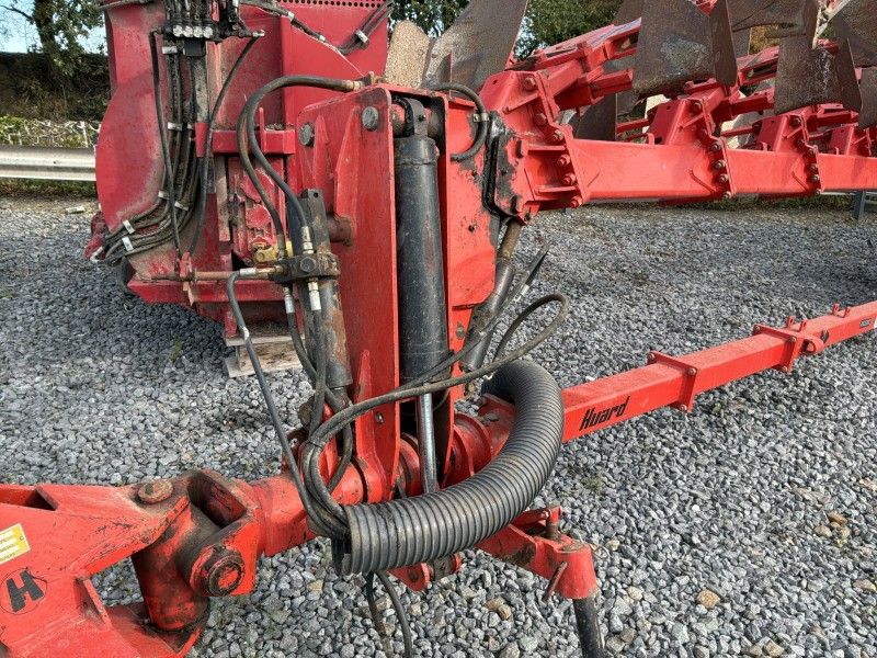Huard SP875T Halfgedragen wentelploeg