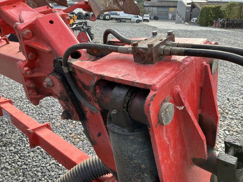 Huard SP875T Halfgedragen wentelploeg