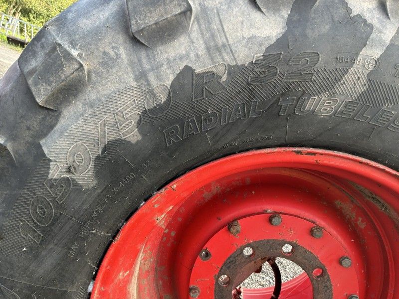 Michelin Mega X Bib tire on rim (4x)