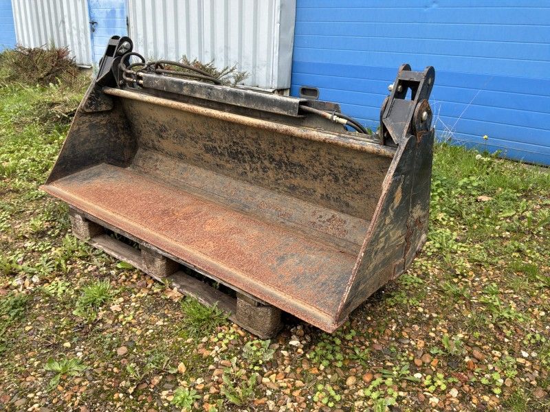 Dredger/barge