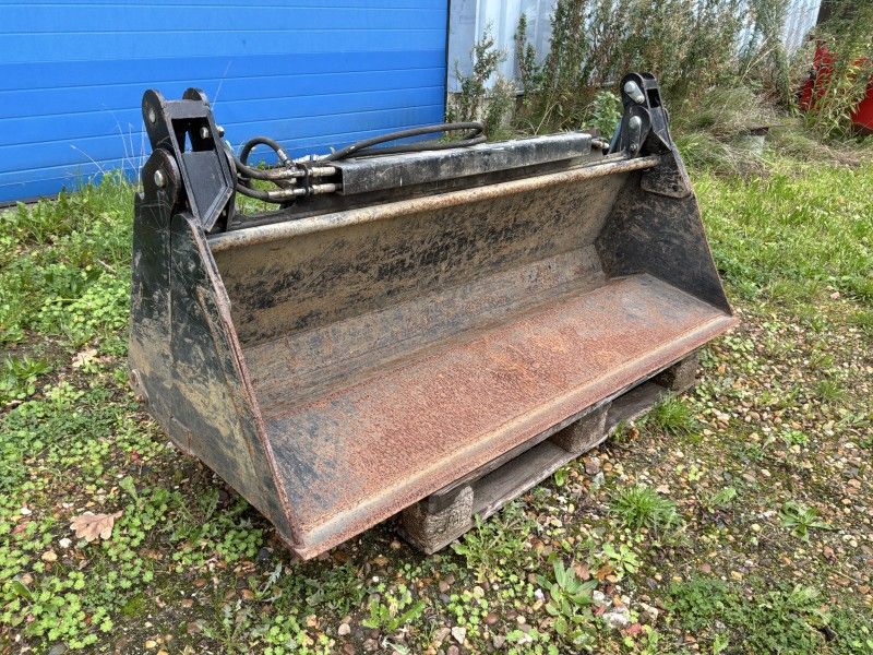 Dredger/barge