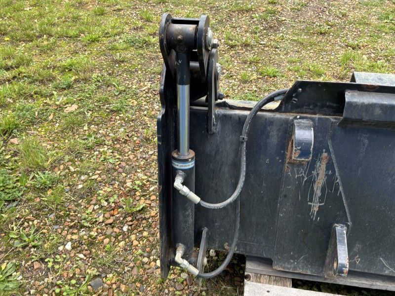 Dredger/barge