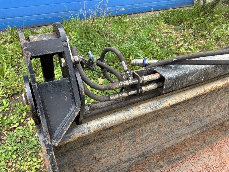 Dredger/barge