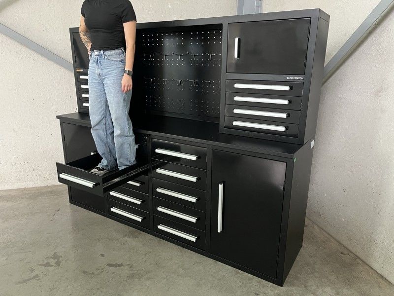 Metal workbench (FH18)