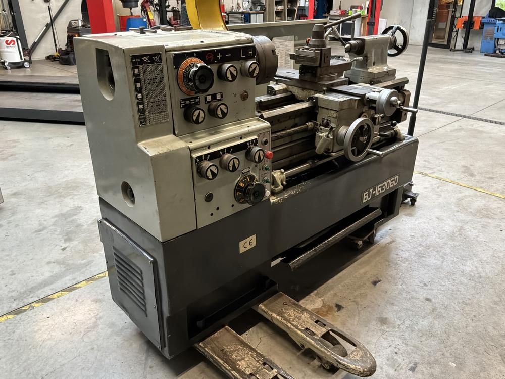 LH BJ-1630GD Drehmaschine