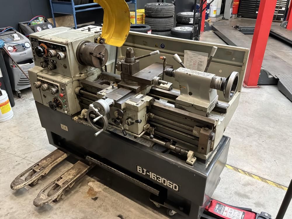 LH BJ-1630GD Drehmaschine
