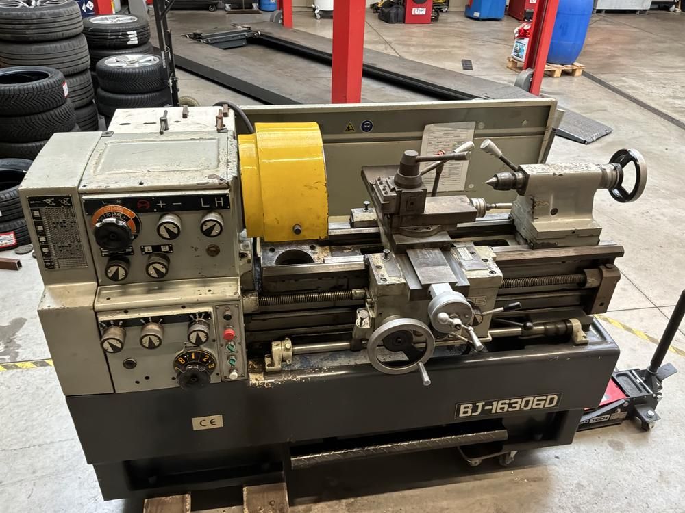 LH BJ-1630GD Drehmaschine