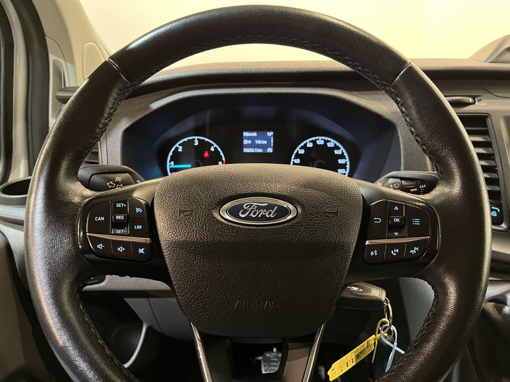 Ford Transit Custom 320 2.0 TDCI L1H1 Trend 130 PK / Euro 6 / Airco / Cruise Control / Trekhaak / PDC / Klep / 3-Zits / 58.200 KM !!