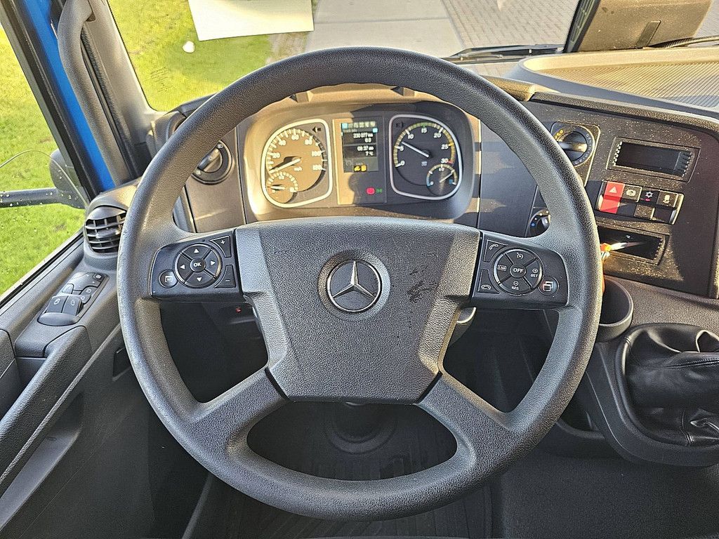 MERCEDES-BENZ ATEGO 818 airco taillift