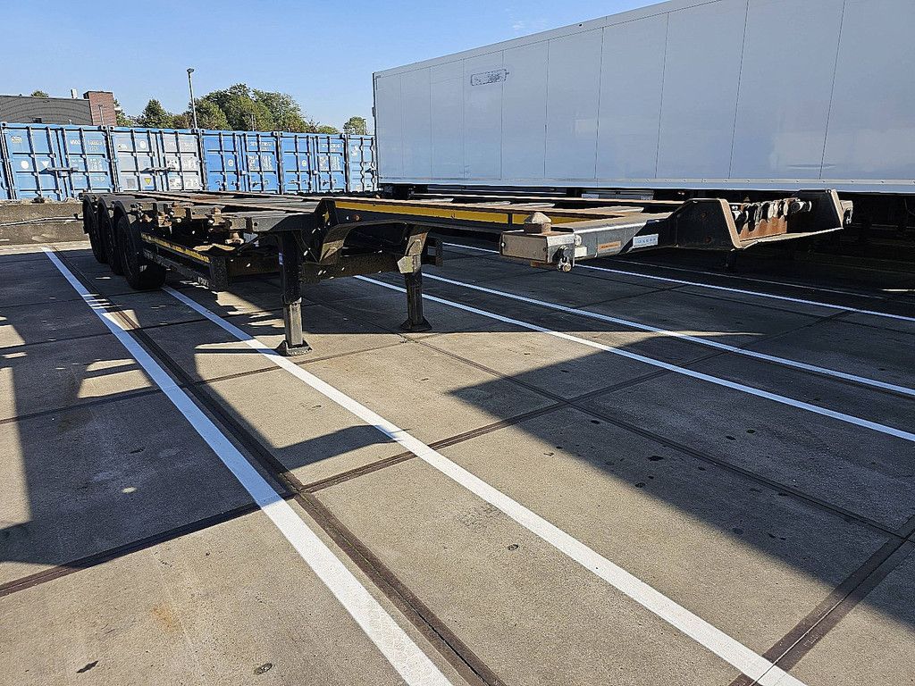 KOGEL SW24 MULTI 2X 20, 1X30, 1X40, HIGHCUBE, 20FT MITTIG, LIFT AXLE