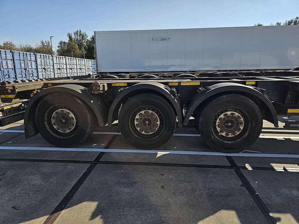 KOGEL SW24 MULTI 2X 20, 1X30, 1X40, HIGHCUBE, 20FT MITTIG, LIFT AXLE
