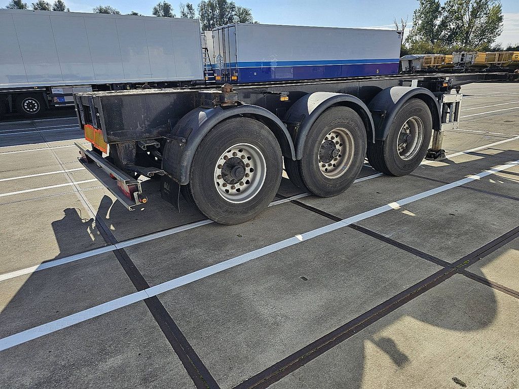 MAFA CONT.SAL40.27E 20 FT TANK BPW DRUM LIFT AXLE