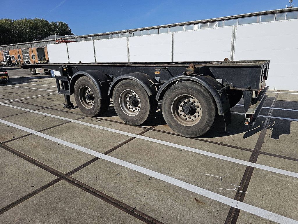 MAFA CONT.SAL40.27E 20 FT TANK BPW DRUM LIFT AXLE