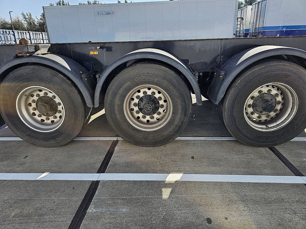MAFA CONT.SAL40.27E 20 FT TANK BPW DRUM LIFT AXLE