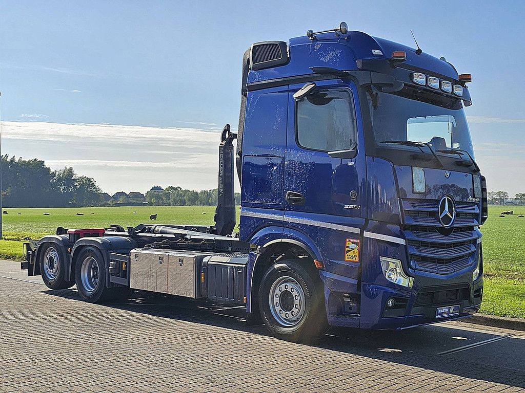 MERCEDES-BENZ ACTROS 2551 6X2 STEERAXLE RETARDER BIGSPACE XENON EURO6D WB460 MEILLER RS21/65