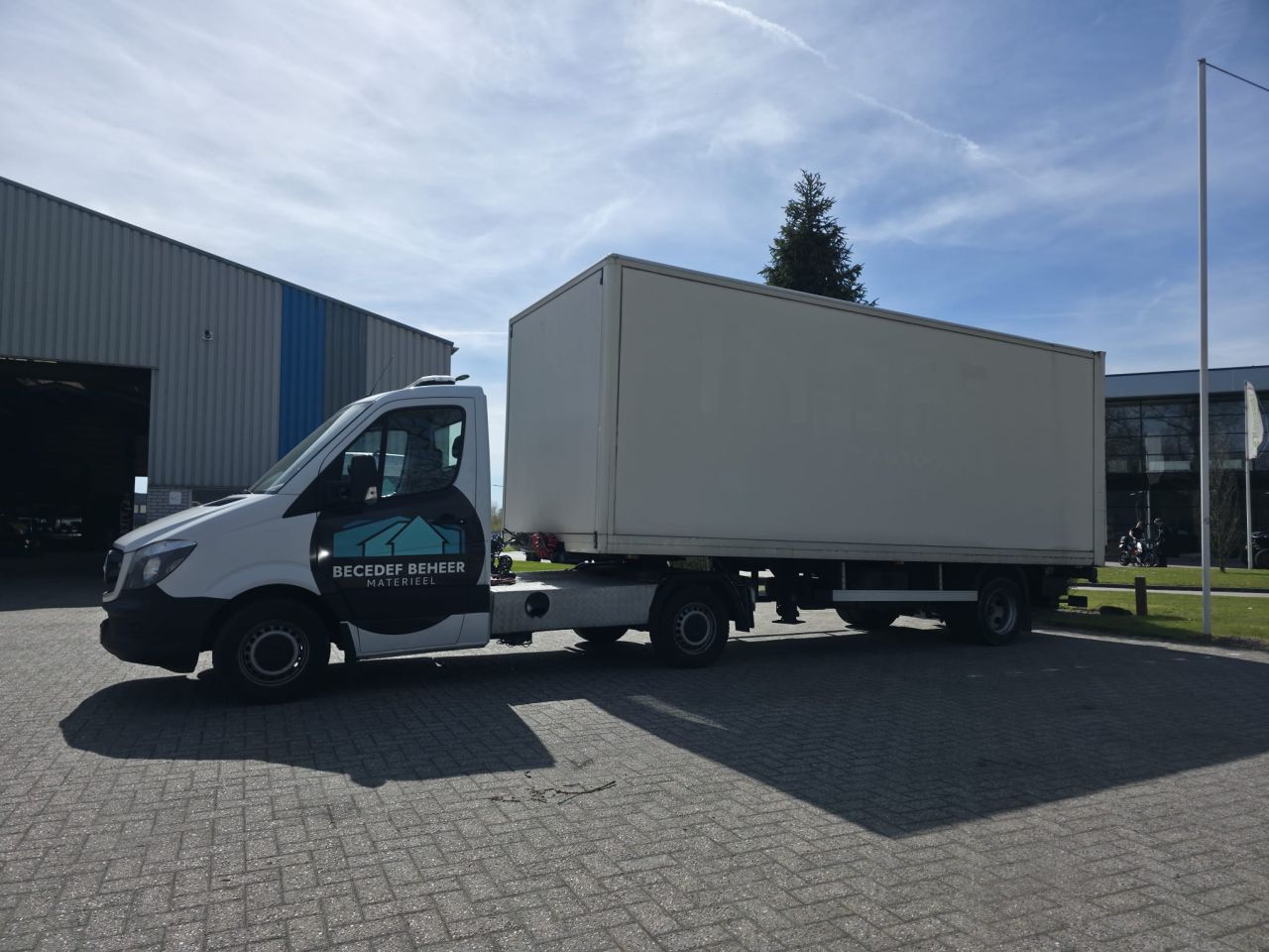 Nefra (2007) Dichte BE-Oplegger Elektrische Laadklep - 6M Lang