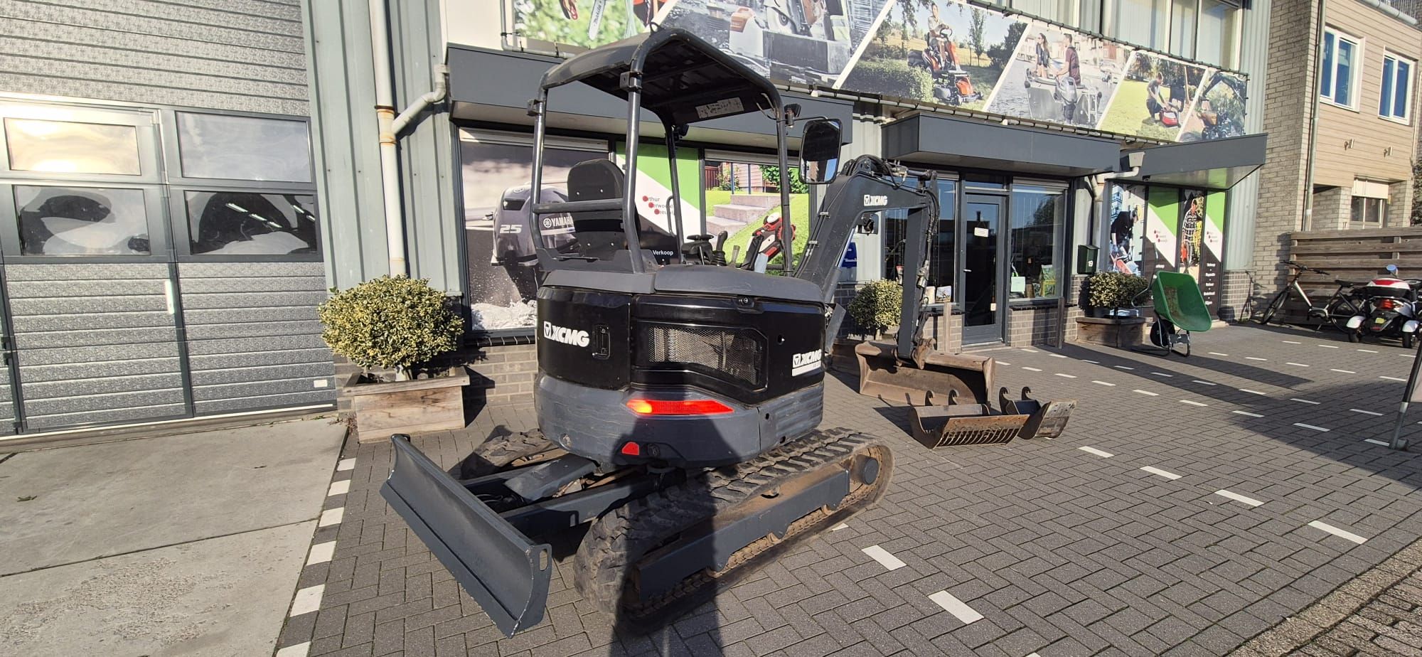 Nette XCMG XE27E minigraver met weinig draaiuren!