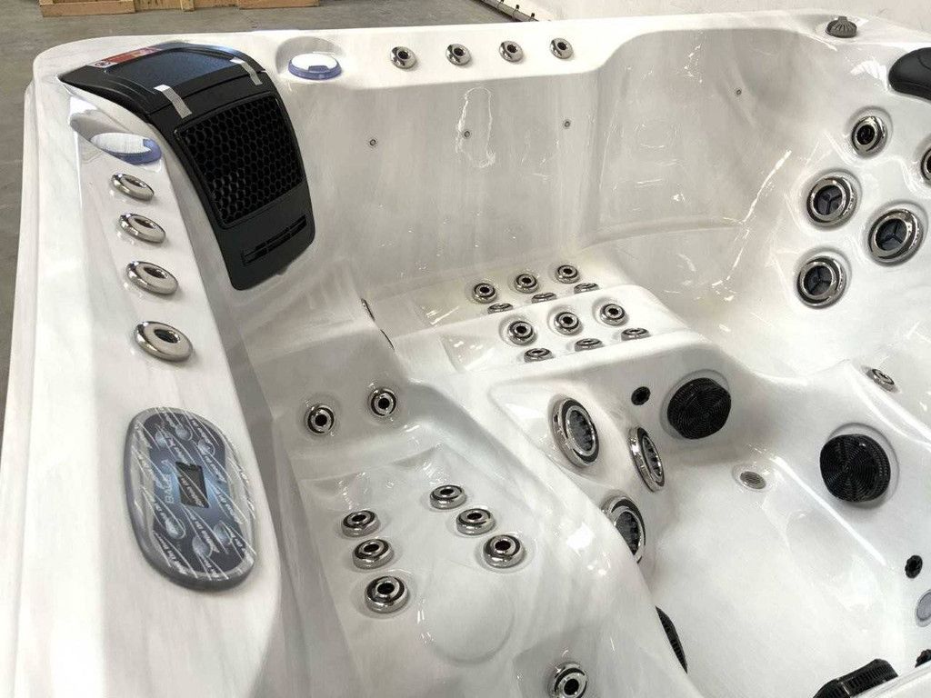Jacuzzi London met Nordic Insulation 5 Personen Nieuw