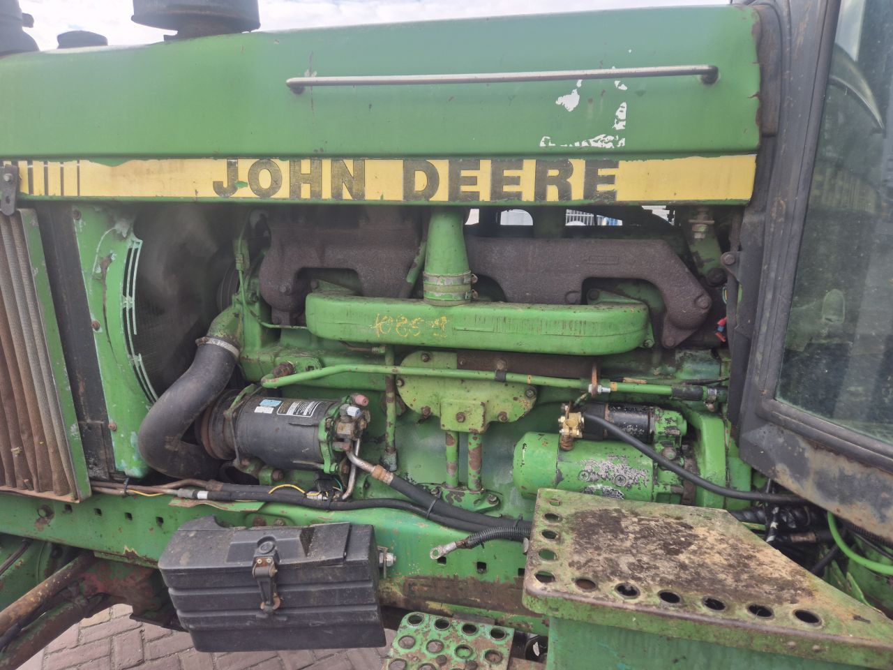John Deere 4350