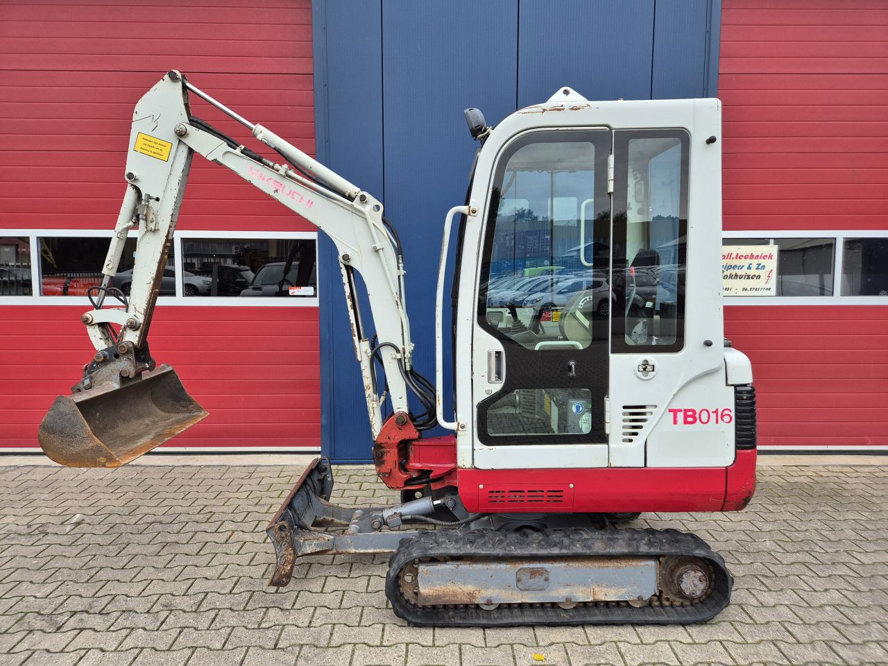 TAKEUCHI TB016 GRAAFMACHINE BOUWJAAR 2008