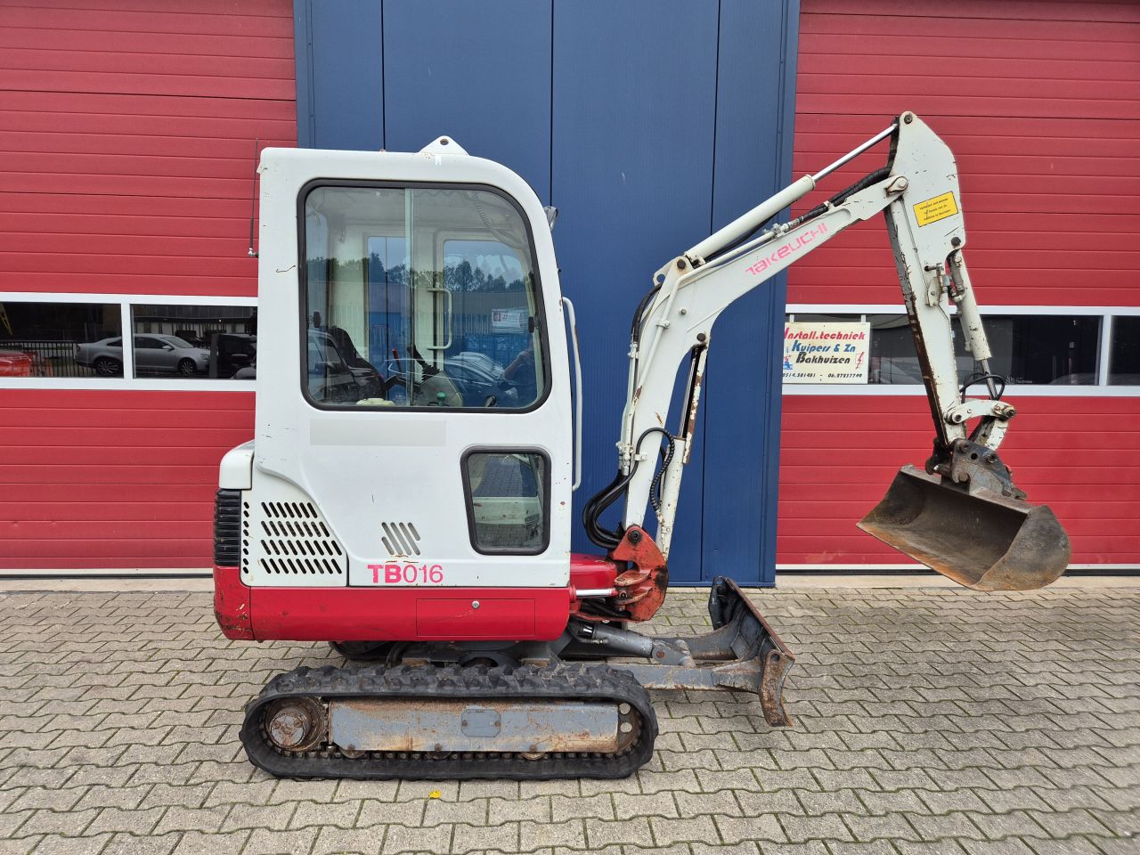 TAKEUCHI TB016 GRAAFMACHINE BOUWJAAR 2008