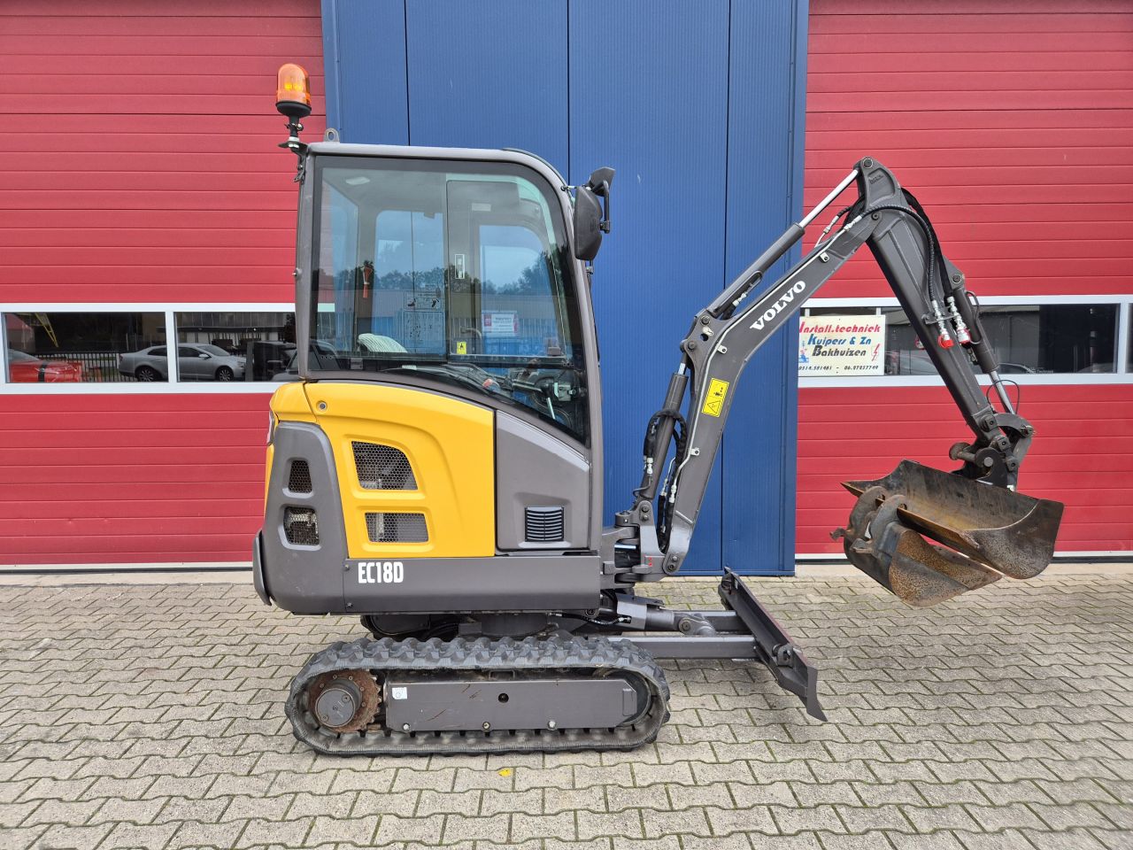 VOLVO EC18D GRAAFMACHINE 341 UUR NIEUWSTAAT PRIJS MARGE
