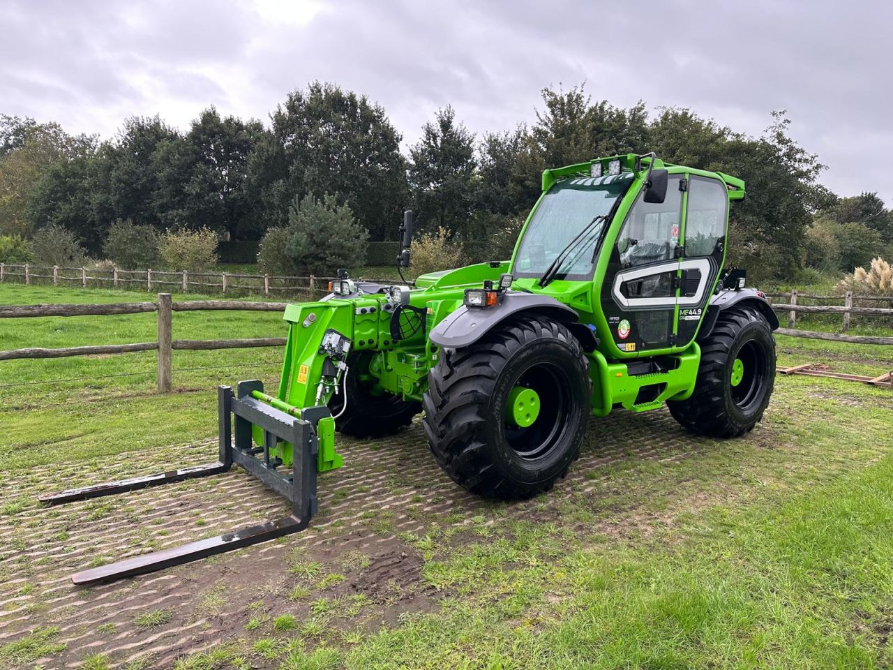 Nieuwe Merlo MF44.9 CS-170 CVTronic BOM VOL OPTIES