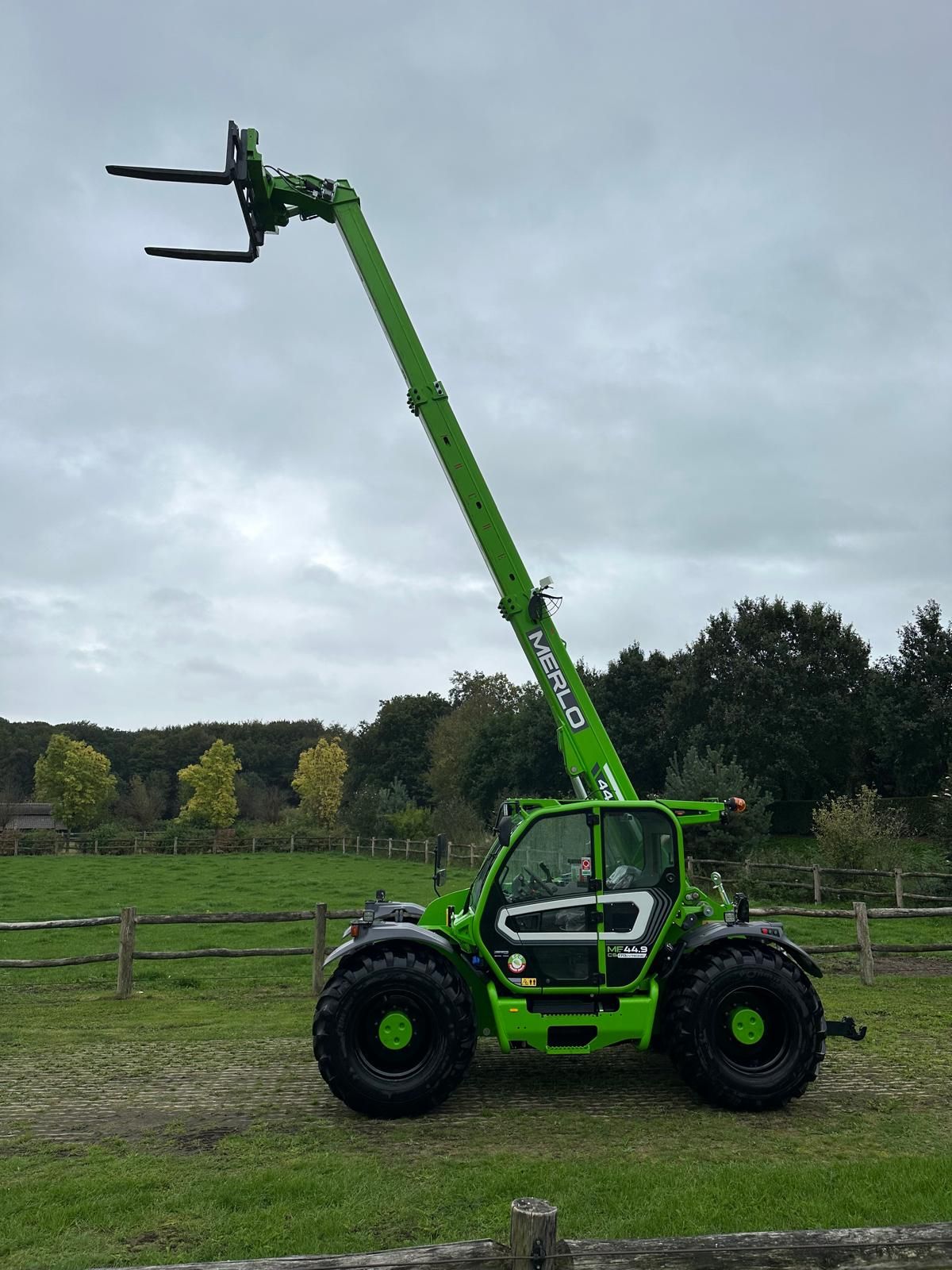 Nieuwe Merlo MF44.9 CS-170 CVTronic BOM VOL OPTIES